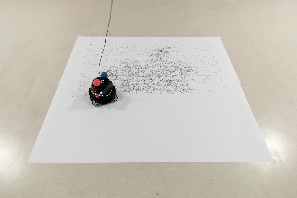 Apple, 176 x 176 cm