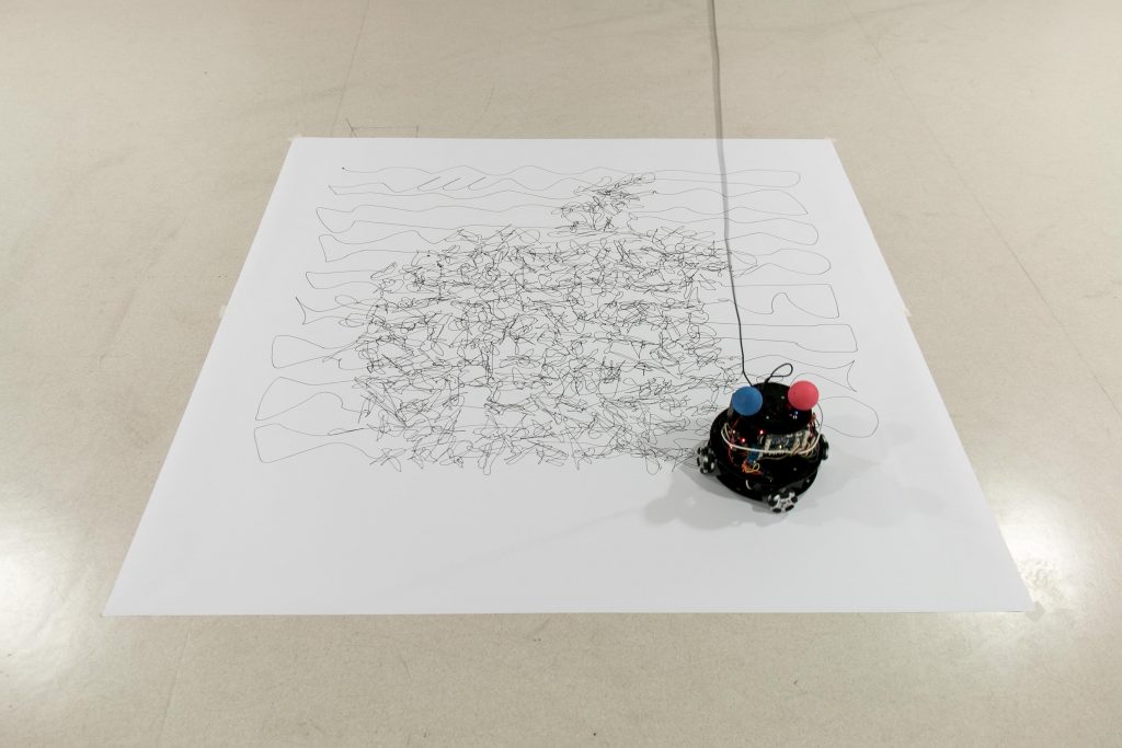 Apple, 176 x 176 cm