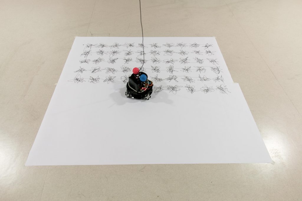 Shirky's Eye, 352 x 352 cm